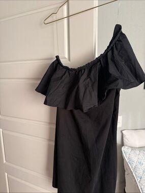 Off-Shoulder Black Women’s Dress